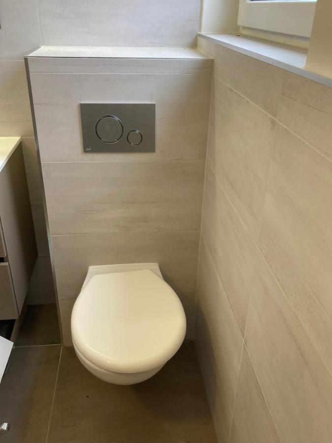 Kuenszler Apartmanhaz Zamárdi Buitenkant foto