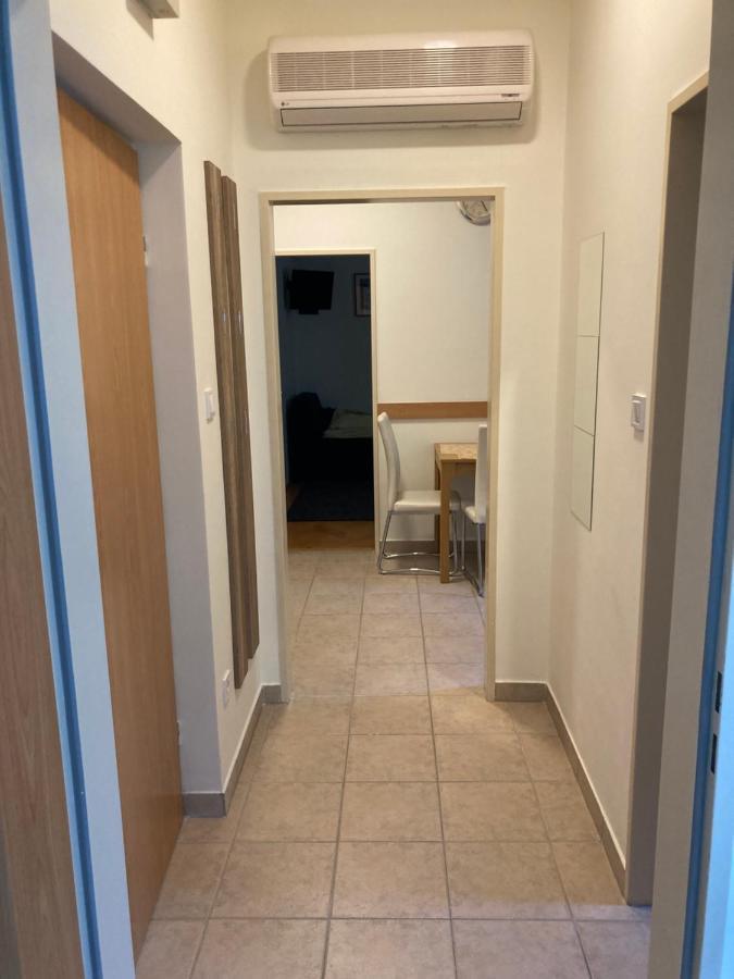 Kuenszler Apartmanhaz Zamárdi Buitenkant foto