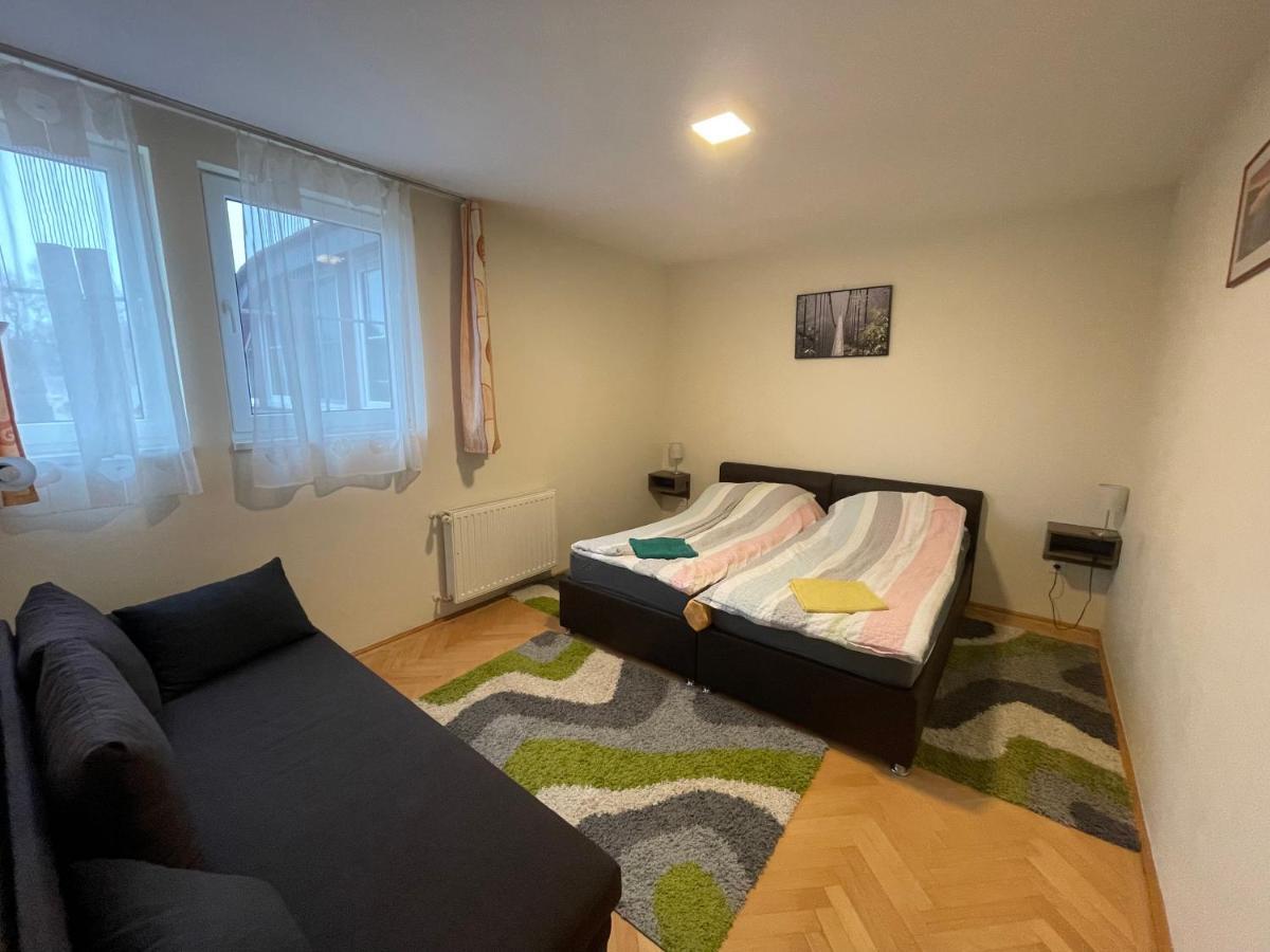 Kuenszler Apartmanhaz Zamárdi Buitenkant foto