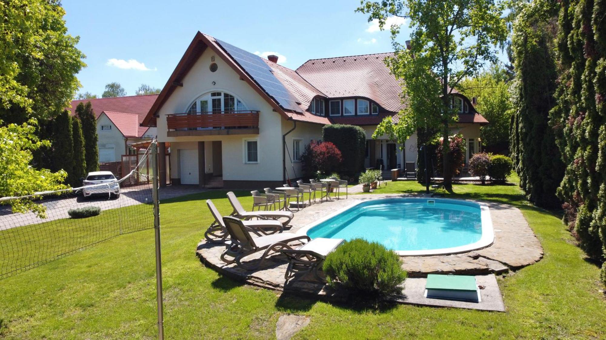 Kuenszler Apartmanhaz Zamárdi Buitenkant foto