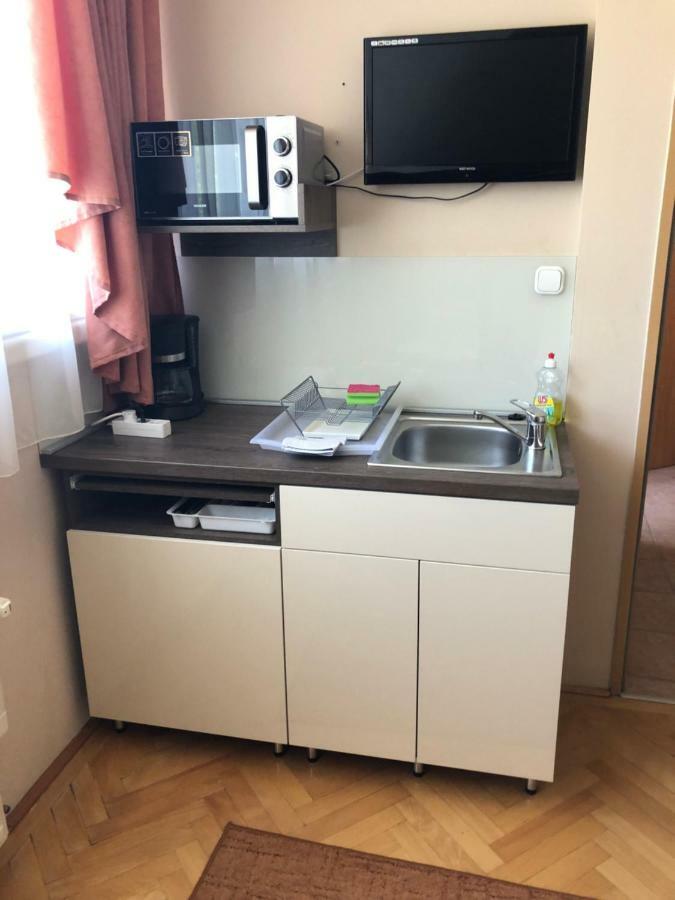 Kuenszler Apartmanhaz Zamárdi Buitenkant foto